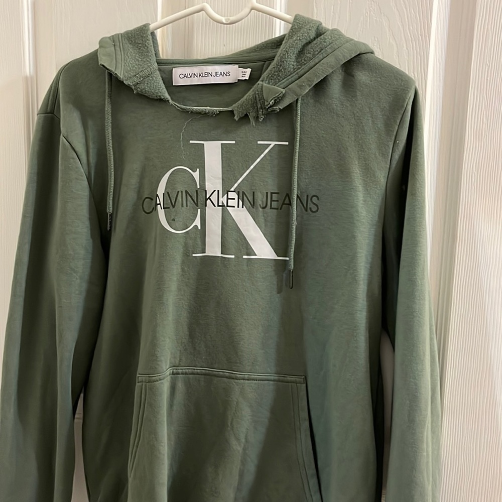 sweatshirt